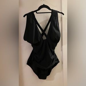 NWT Ekouaer Women’s Deep Plunge Swimsuit - Size XXL
